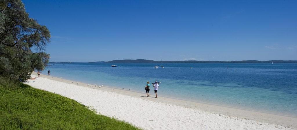 Dutchie'S Sand & Sea Beach House - Easy Walk To The Beach Nelson Bay Dış mekan fotoğraf